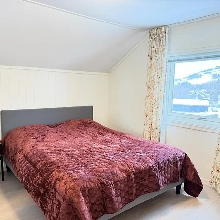 Spacious In Follebu דירה *